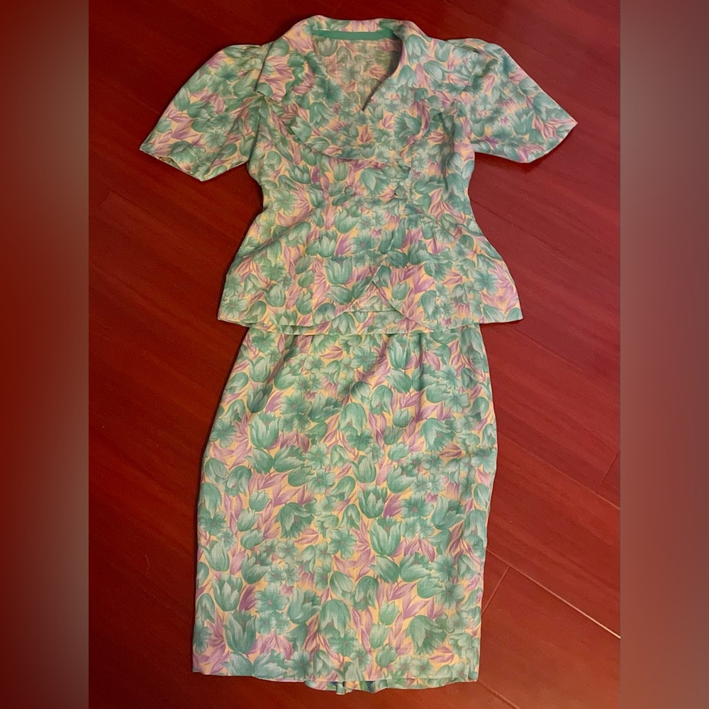Floral Tulip Print Pencil Skirt/Double Breasted Two Piece- Pastel Green & Pink